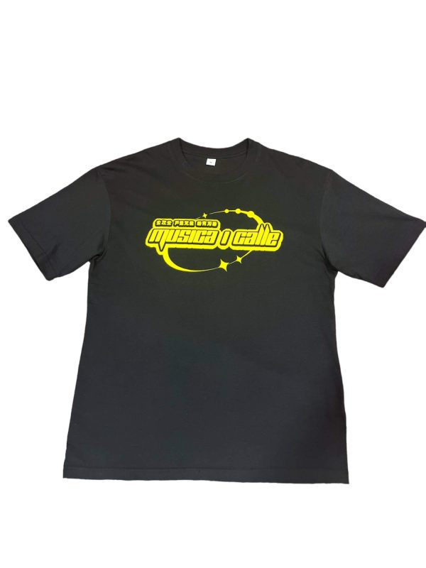 Camiseta-oversice-manga-corta-color-negro-amarillo-unisex-estilo-streetwear-urbano-musica-i-calle-lilpere